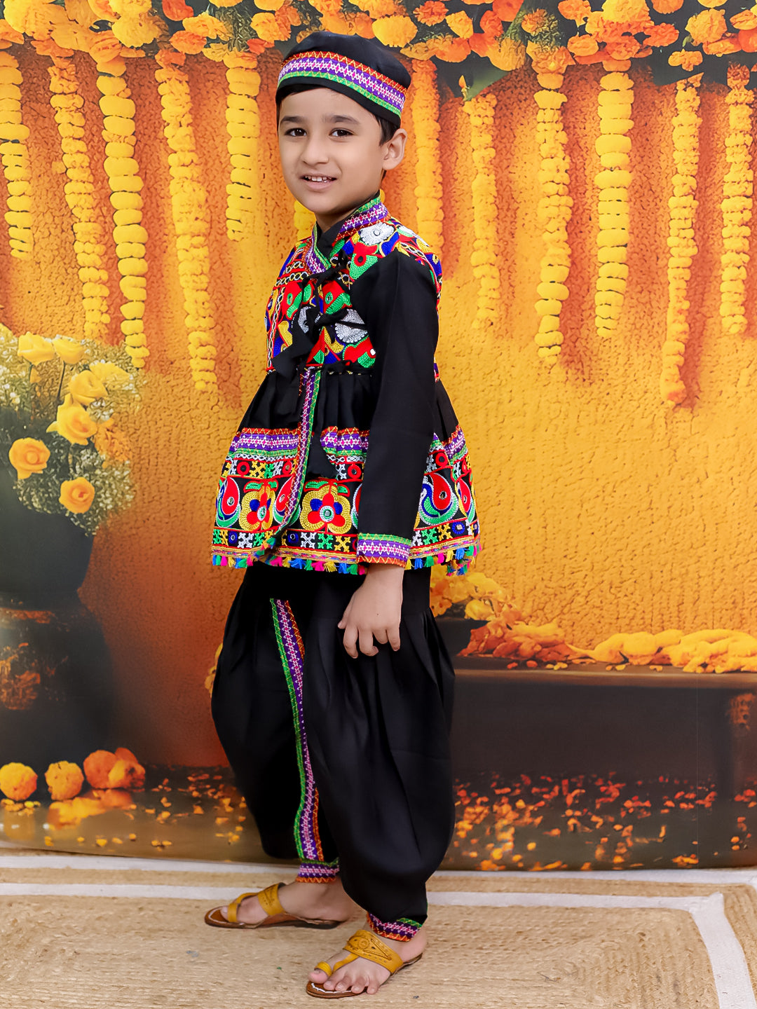 BowBee Embroidered kediya with Dhoti and Cap for Boys- Black