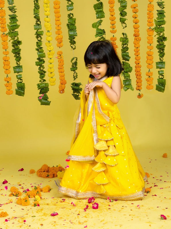 BownBee Sleeve less Sunehri Lehanga Choli With Dupatta For Girls - Yellow